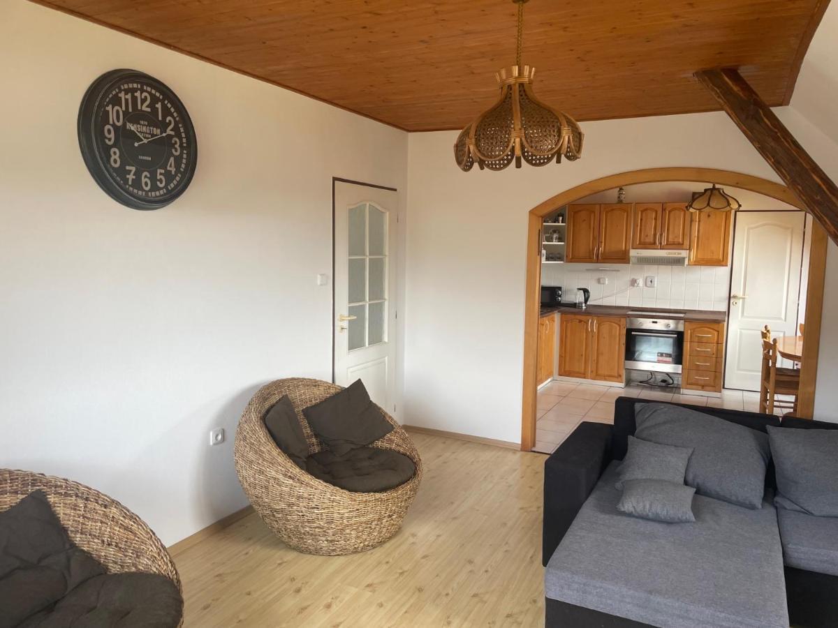 Runch Smilovice Villa Chotilsko Bagian luar foto