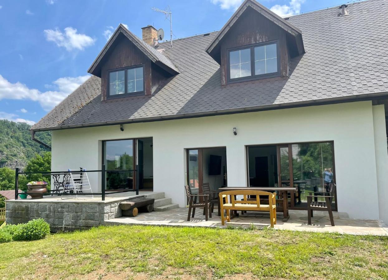 Runch Smilovice Villa Chotilsko Bagian luar foto